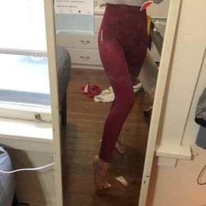 gym shark maroon leggings